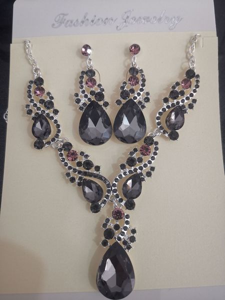 Diamond Cut Crystal Jewelry Set ( Gray )