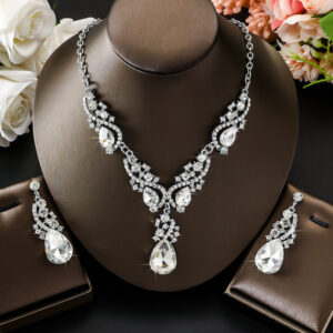 Diamond Cut Crystal Jewelry Set ( Whaite )